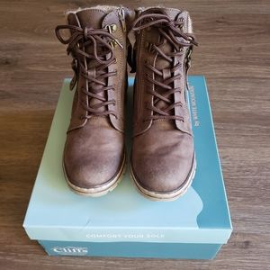 Cliffs By White Mountain Hearten Hiker Bootie